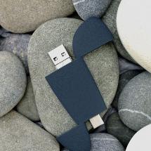 Флешка Pebble Universal, USB 3.0, серо-синяя, 32 Гб / Миниатюра WWW (1000)